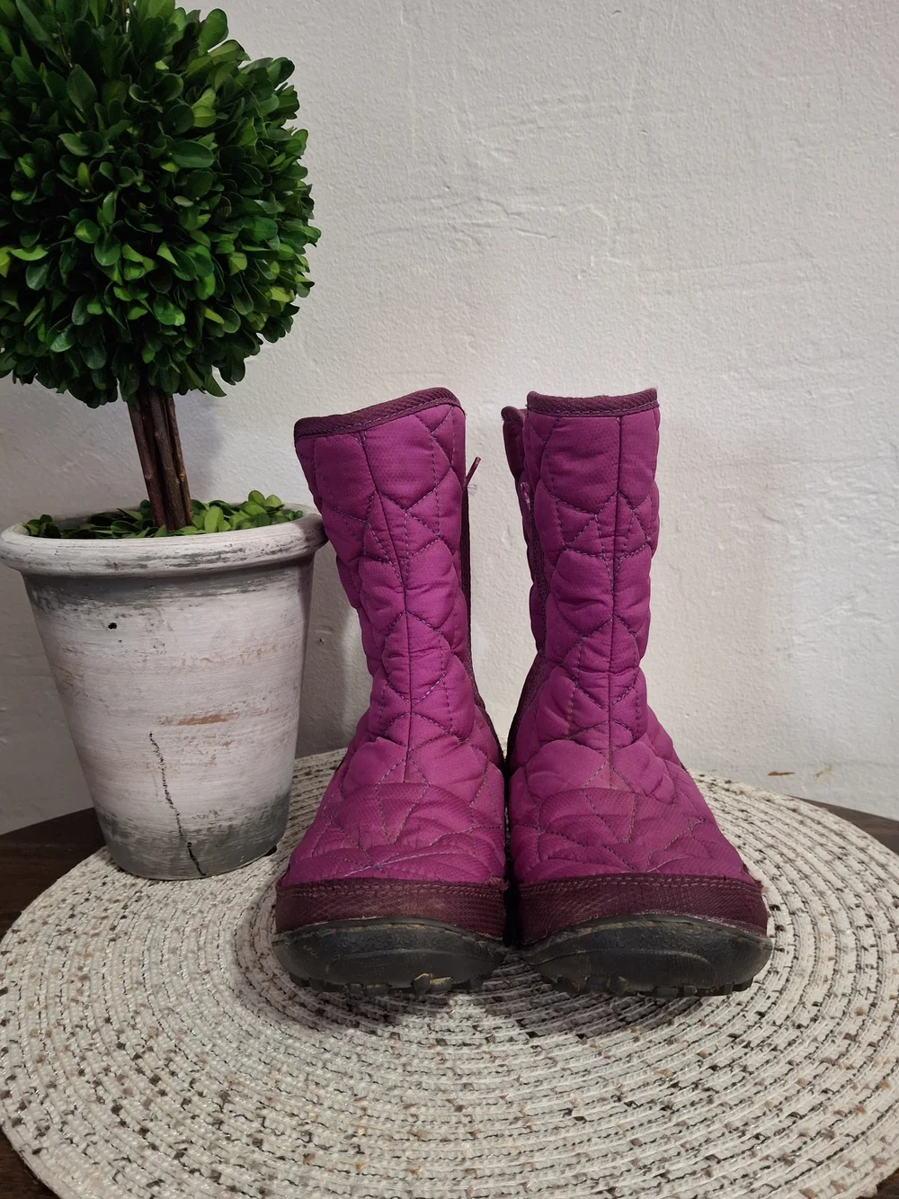 Kid's Columbia Quilted Purple Winter Boots Size 2.